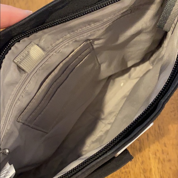 Baggallini Crossbody Bag - Picture 4 of 4